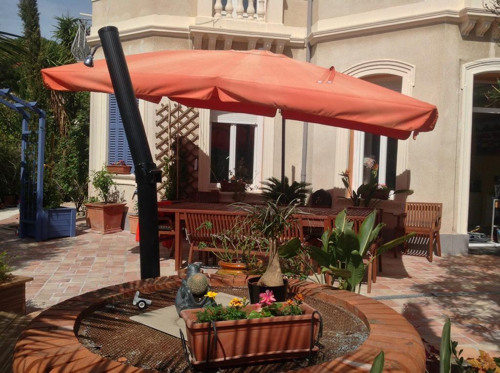 A L'Ombre Du Cedre Hotell Hyères Exteriör bild