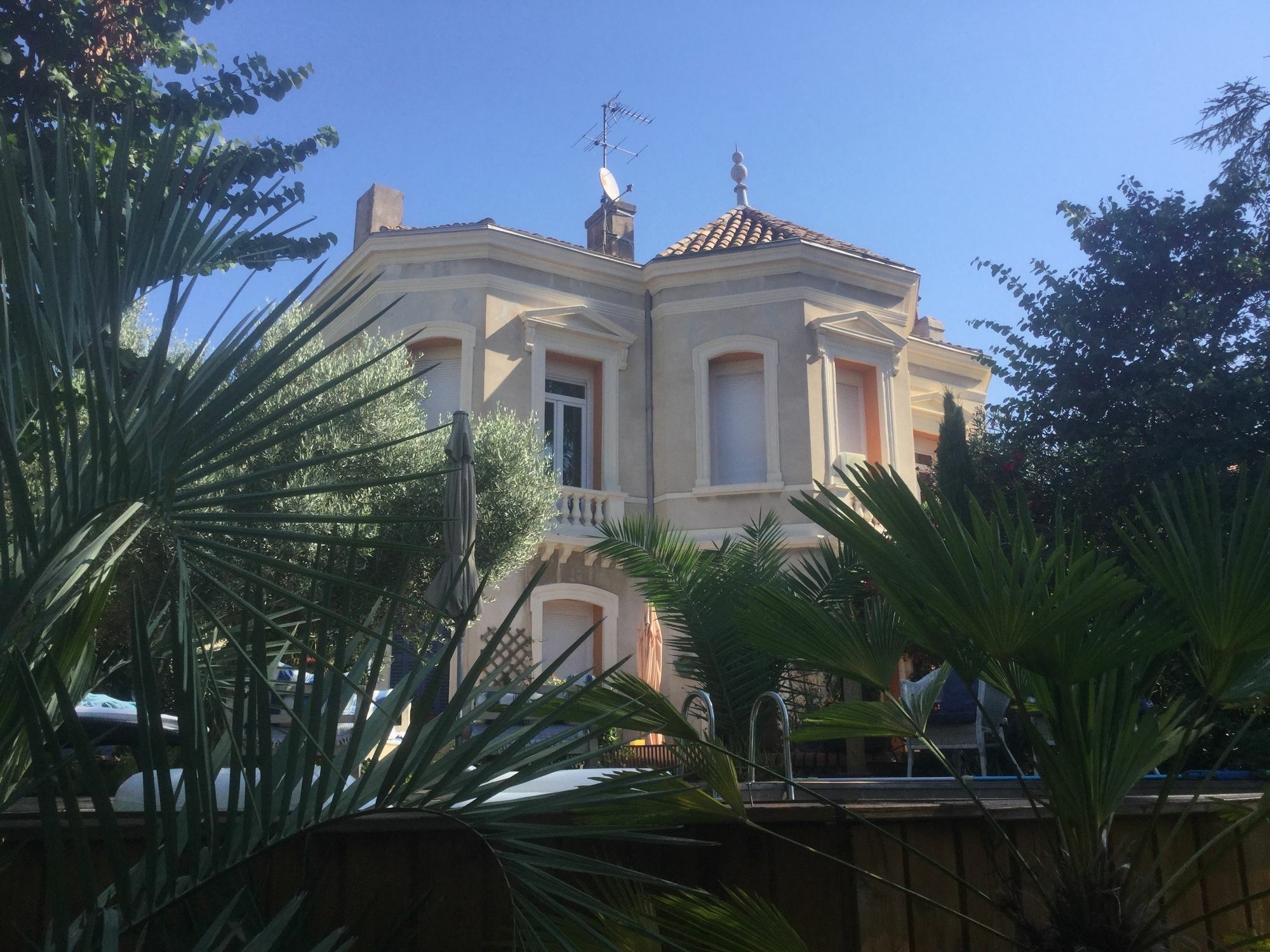 A L'Ombre Du Cedre Hotell Hyères Exteriör bild